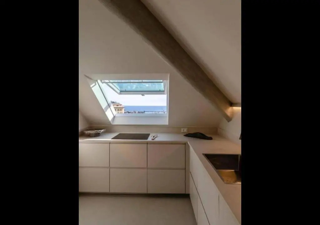 ALTIDO Exclusive Flat for 8, with Stunning City and SeaView