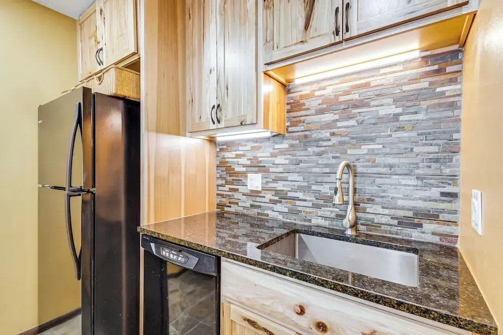 Cozy Condo: Steps to Free Winter Park Shuttle