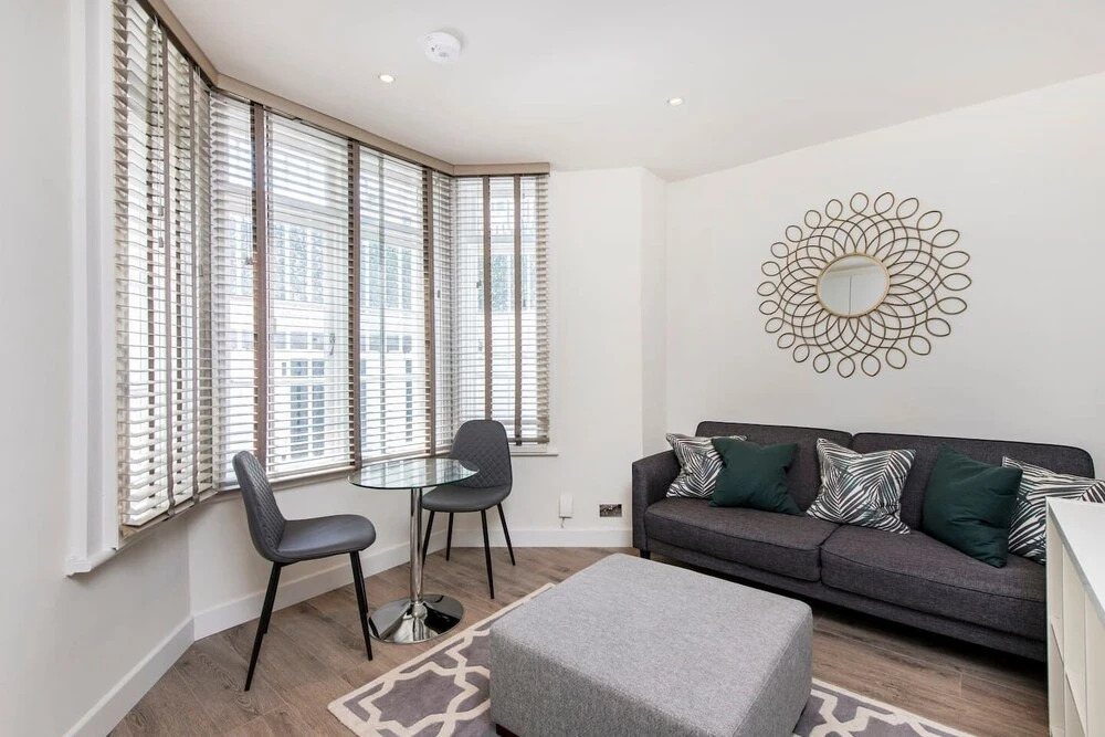 Stylish 1 bed in Fashionable Chelsea