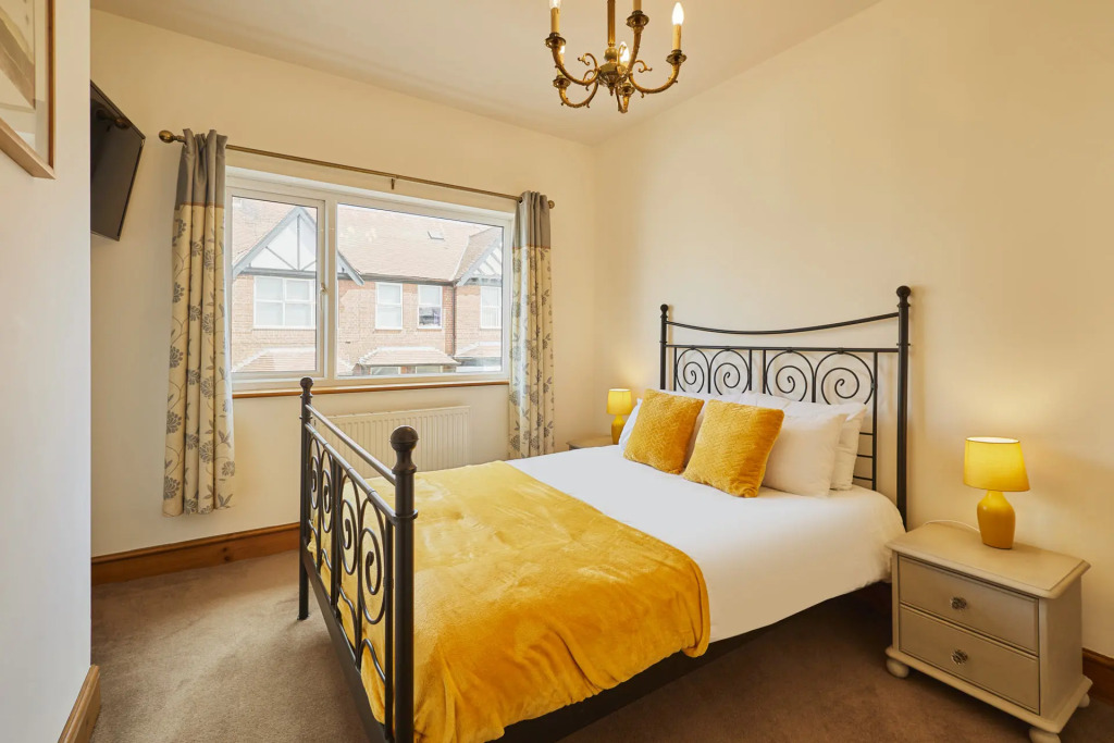 Host Stay Cromwell House