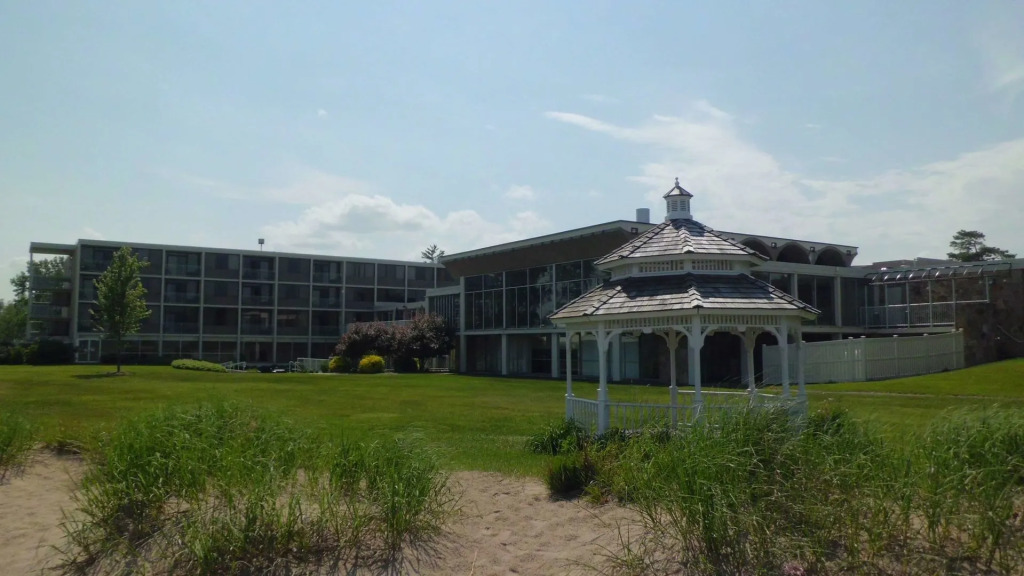Illinois Beach Hotel