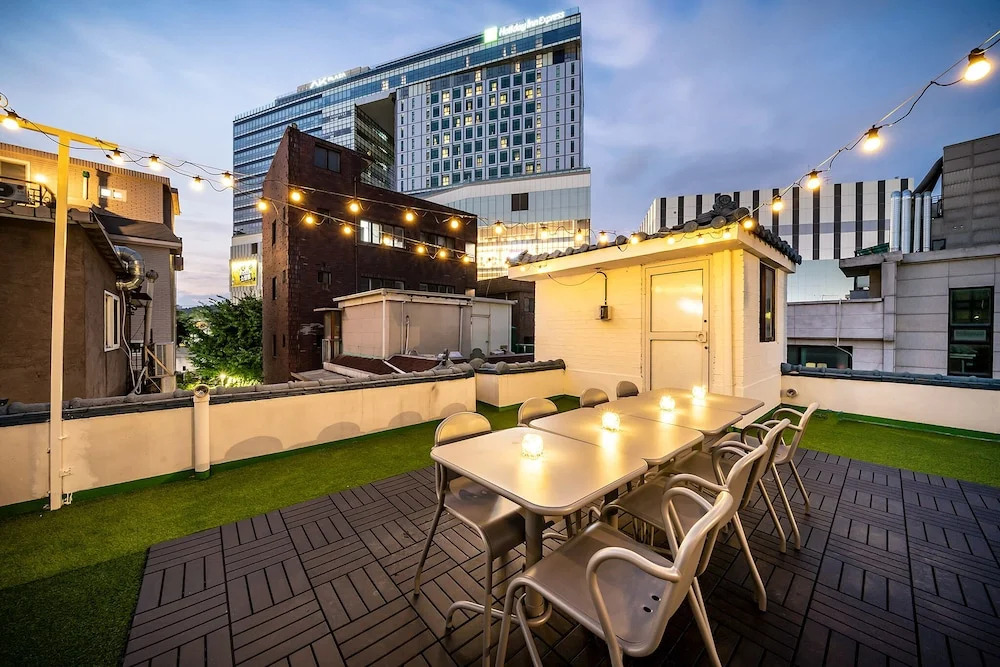 YAB Guesthouse - Female Only