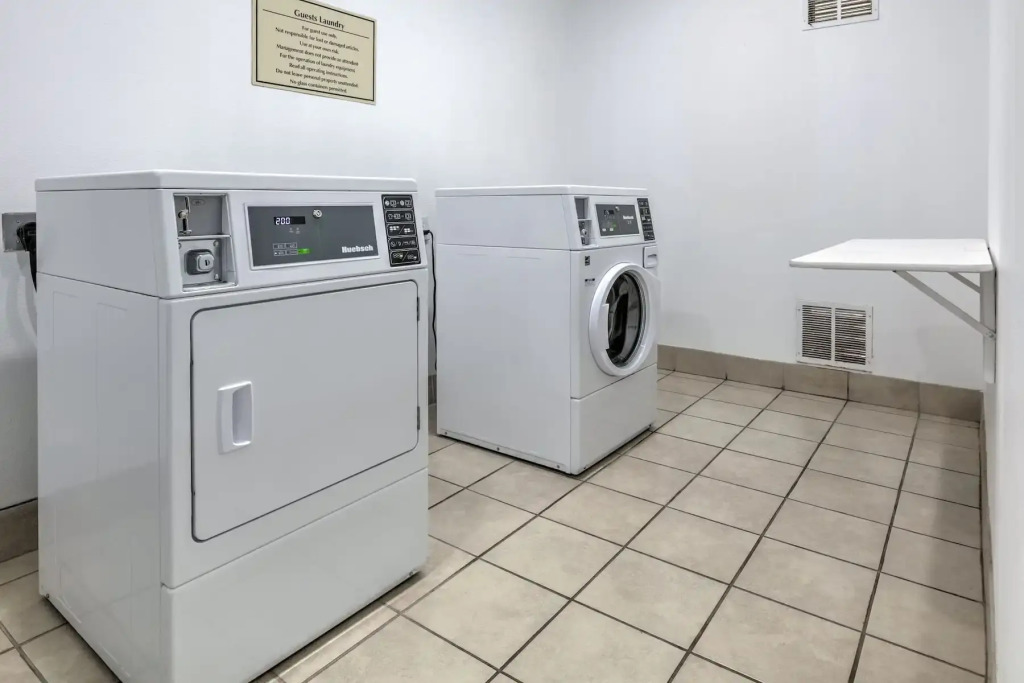 La Quinta Inn & Suites by Wyndham Decatur