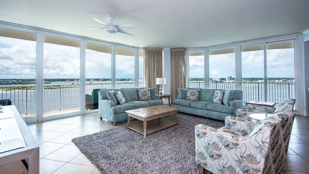 Spacious Unit With Unobstructed Views - Unit Crd0902