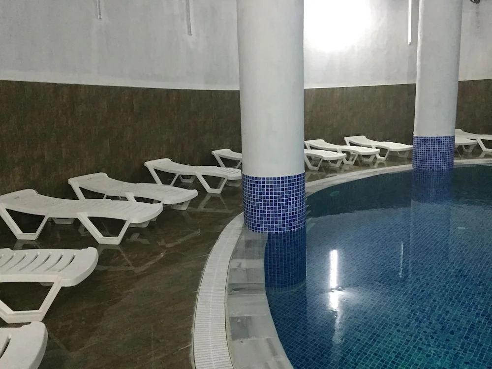 Royal Ozcelik Otel