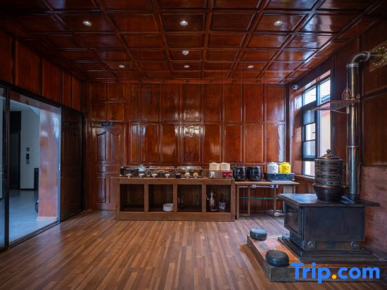 HOMESTY WABISABI Oxygen-rich Scenic Stay (Dukezong Ancient Town Giant Buddha Temple Branch)