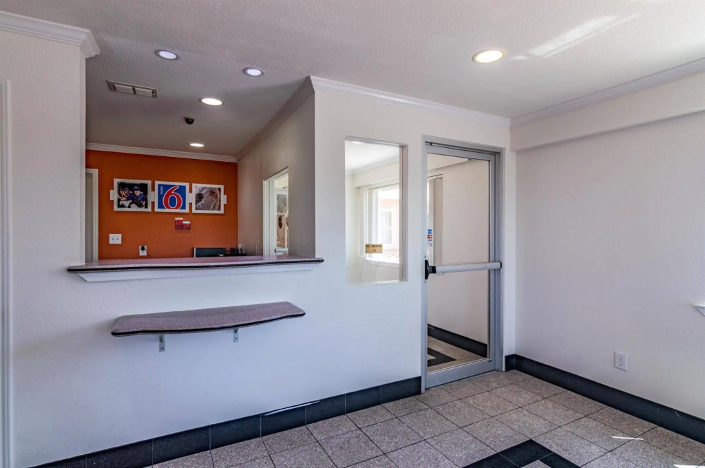 Motel 6-Azle, TX