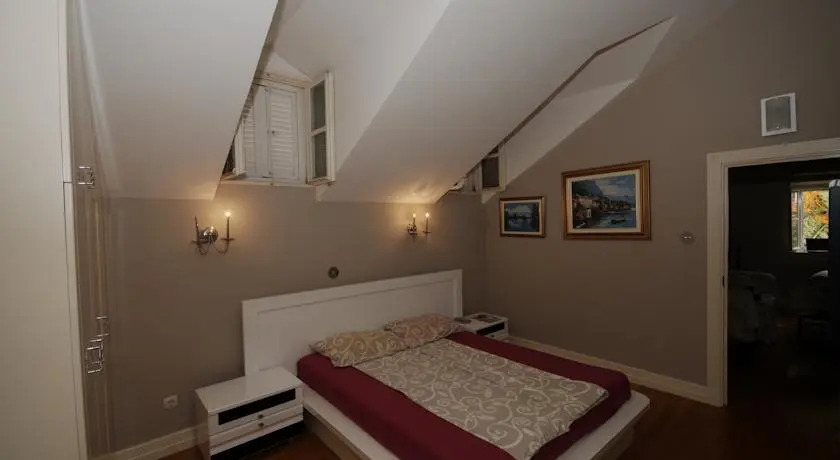 London Apartment