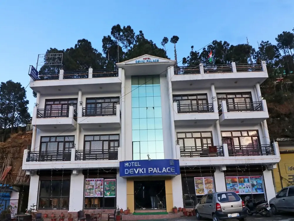 OYO 28044 Devki Palace Jain Hotel