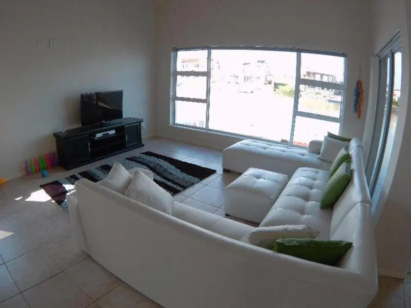 Sunbird-Admiral Island holiday house