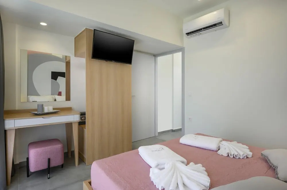 Athina Suites Luxury Suites Near The Sea Platanias