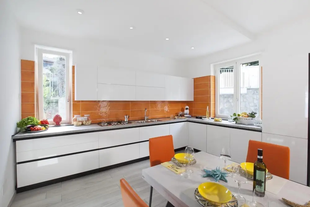 AMORE RENTALS - Villa Iside