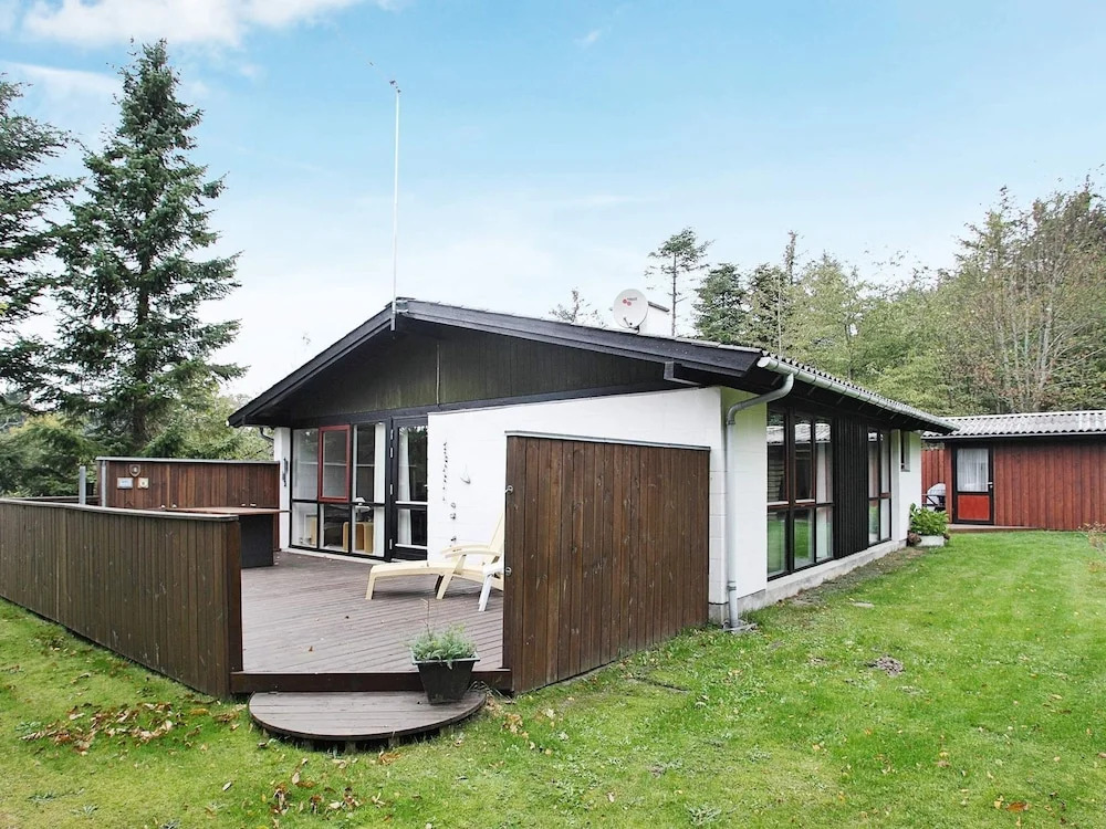 6 Person Holiday Home in Saltum