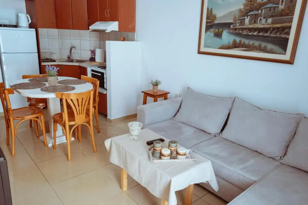 Sun Βy Τhe Sea 100m from the beach