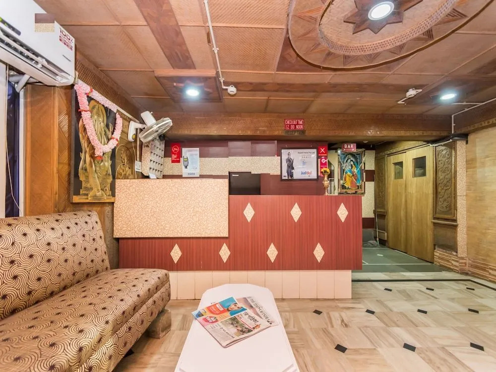OYO 8998 Hotel Aayash