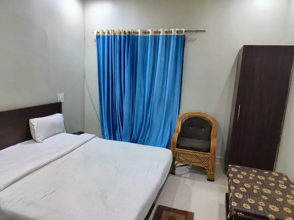 Hotel Basant Palace