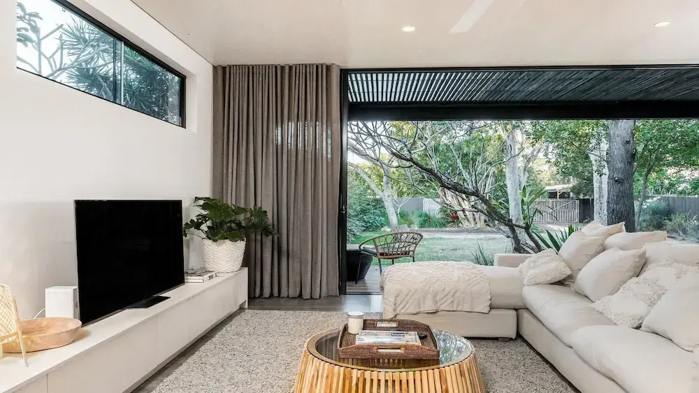 Tallowood - luxury beach house with pool & studio