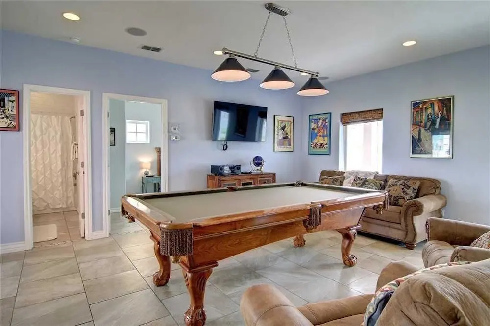 Beach Side - 5 Br Home