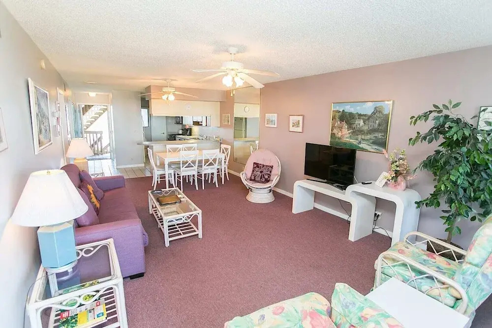 Oceanfront Luxury: 2BR Condo, St. Augustine