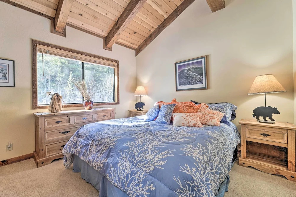 Shuttle to Ski Resort: Northstar Home