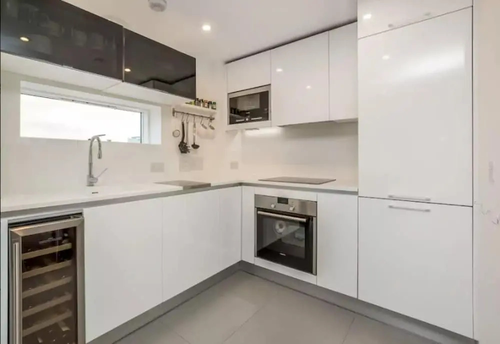 Central & Modern 2 Bedroom Old Street Flat
