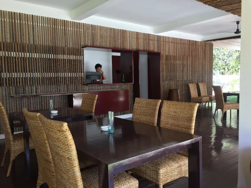 The Mandolis Hotel