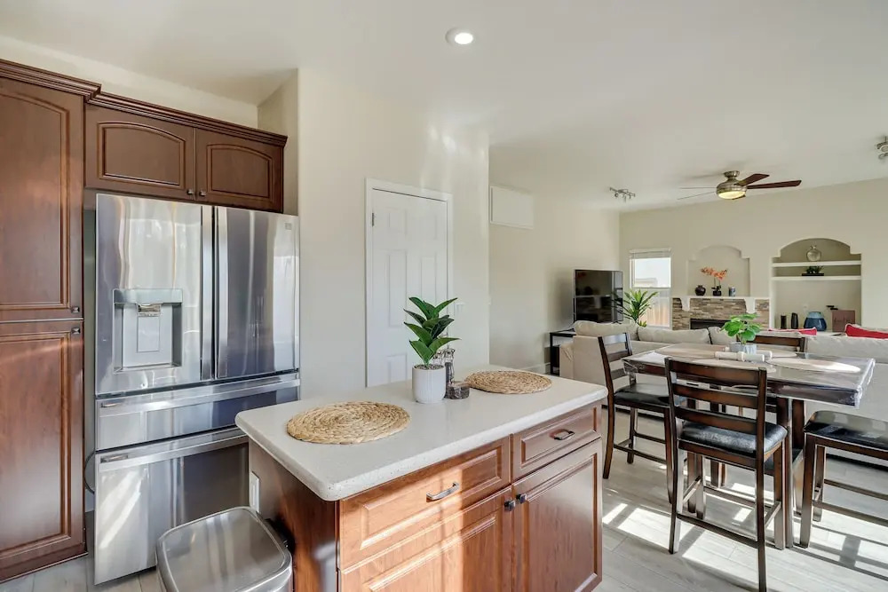 4 Mi to Downtown Reno: Family Retreat w/ Fireplace