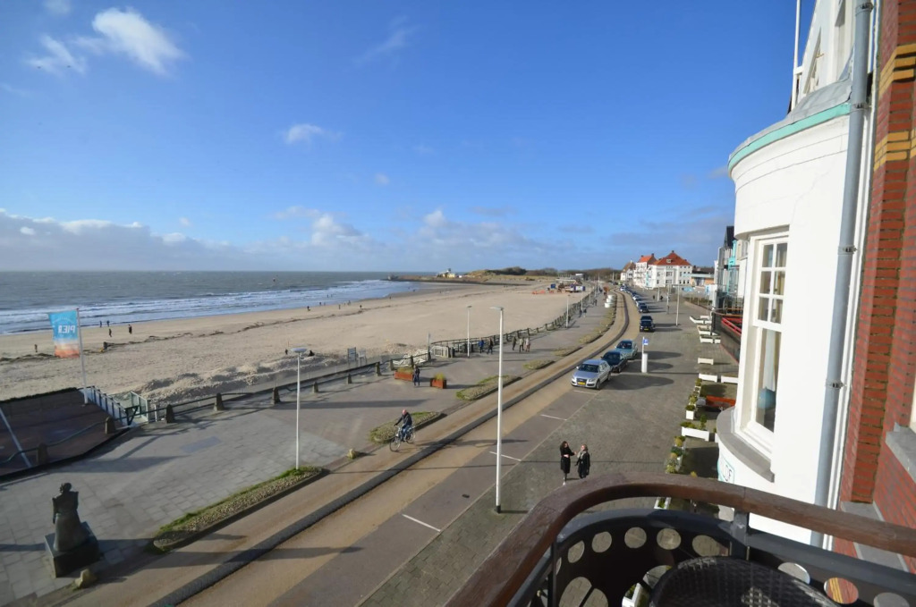 Fraai appartement direct aan zee op toplocatie.