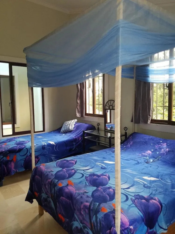 Casa Los Pinos B&B