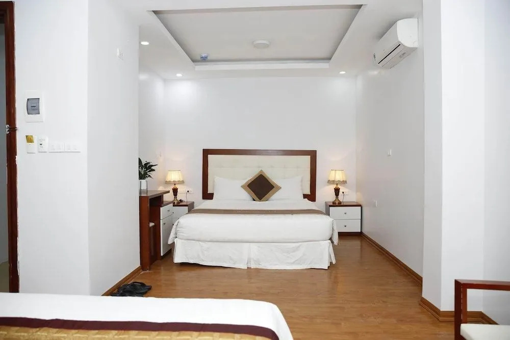 Hoàng Gia Hotel Nhân Hòa