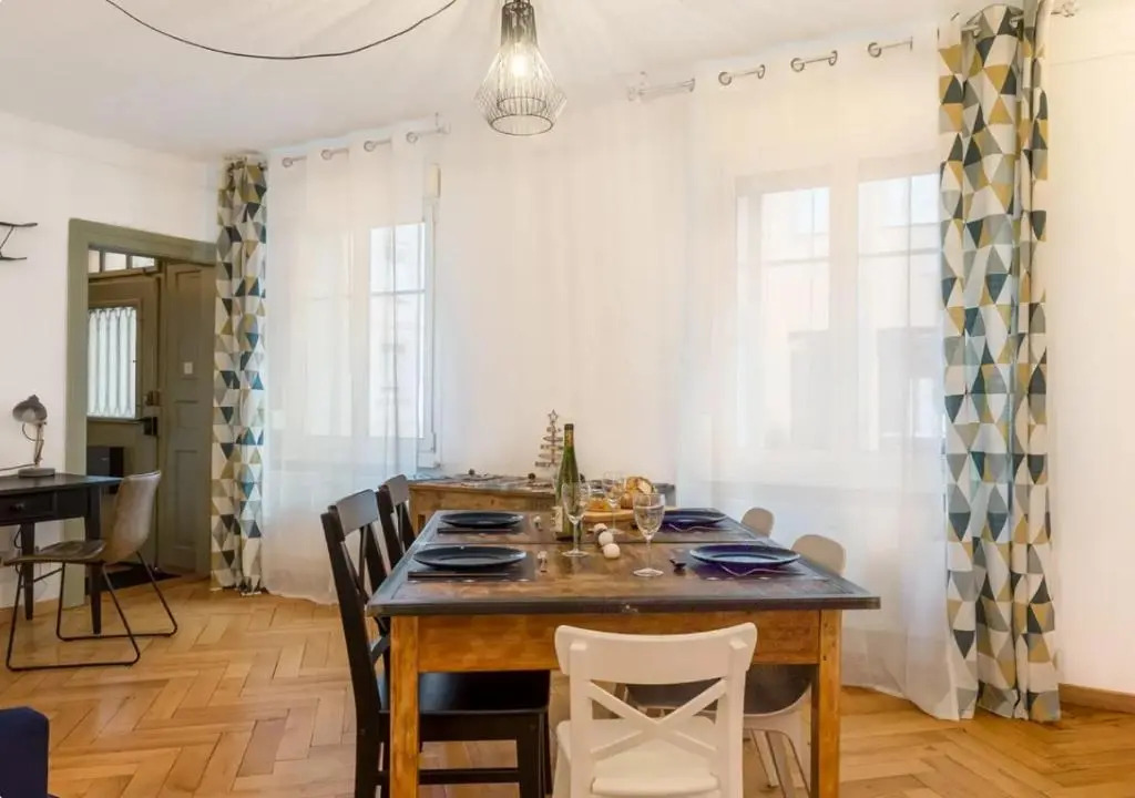 Colmar Appt familial à 3 min du centre - parking gratuit - Une chambre et 5 pers
