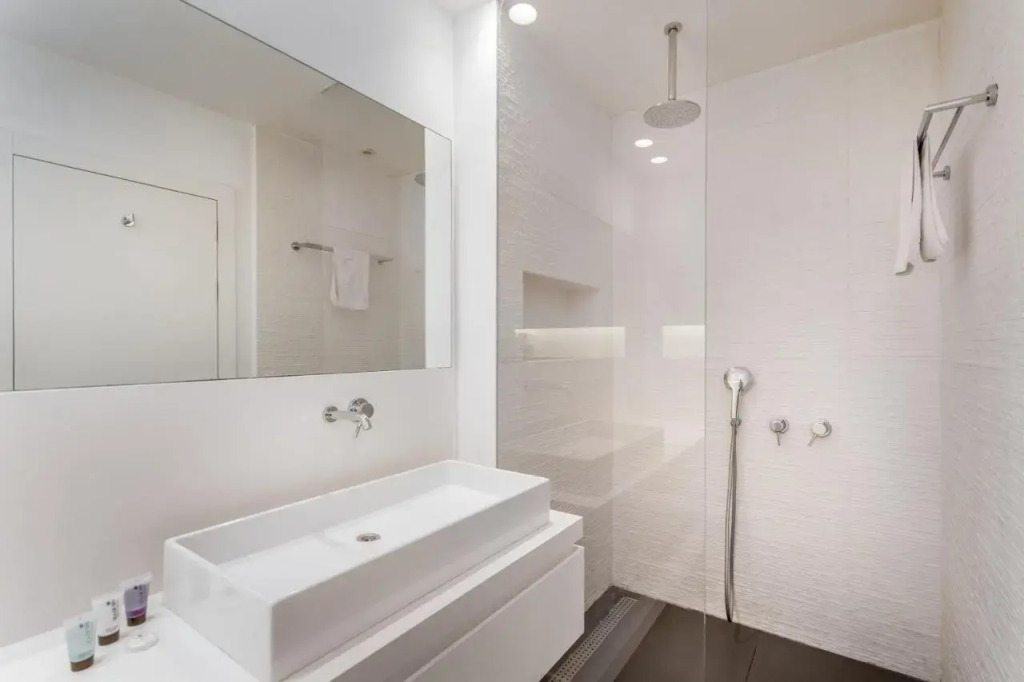 Stunning and design 2BDR Apartment