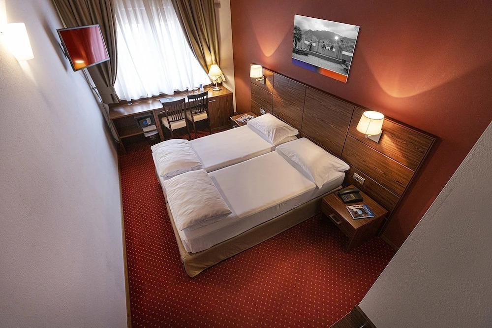Hotel Lago Di Garda