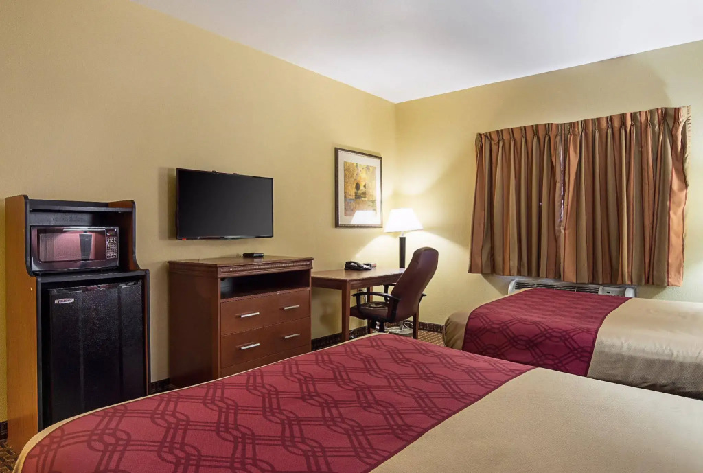 Econo Lodge Inn & Suites Little Rock SW