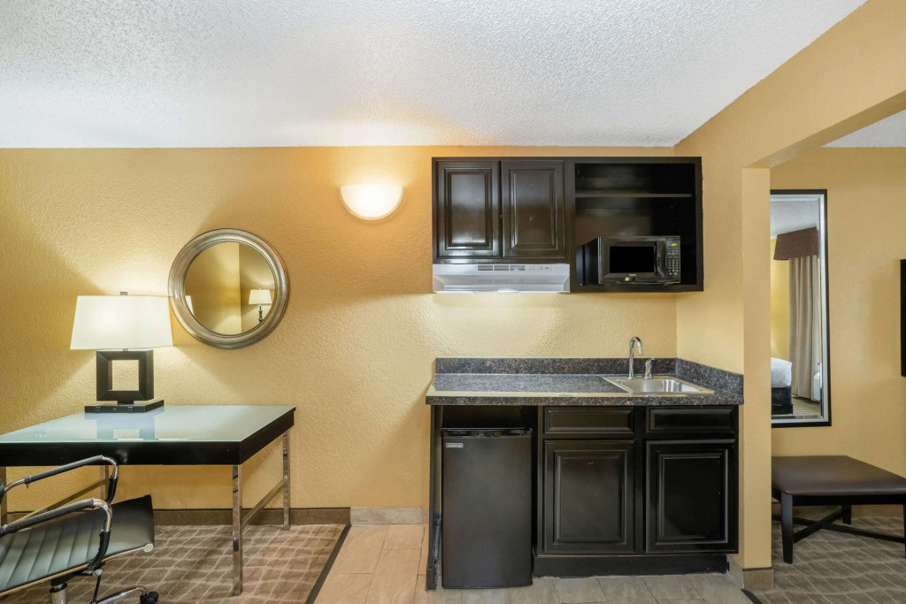 La Quinta by Wyndham Hot Springs