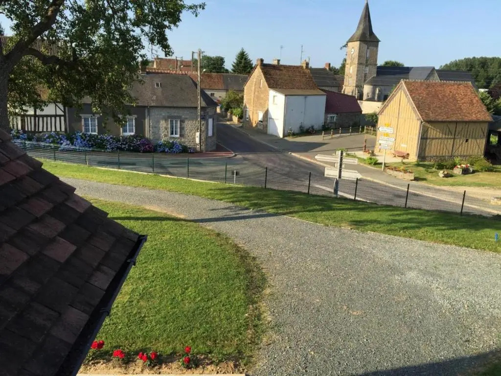Maison spacieuse à St Denis de Villenette avec jardin clos - FR-1-497-115