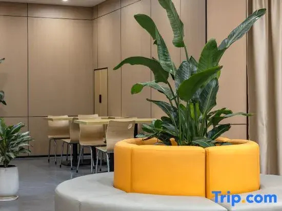 Sanya Yuxi Hotel