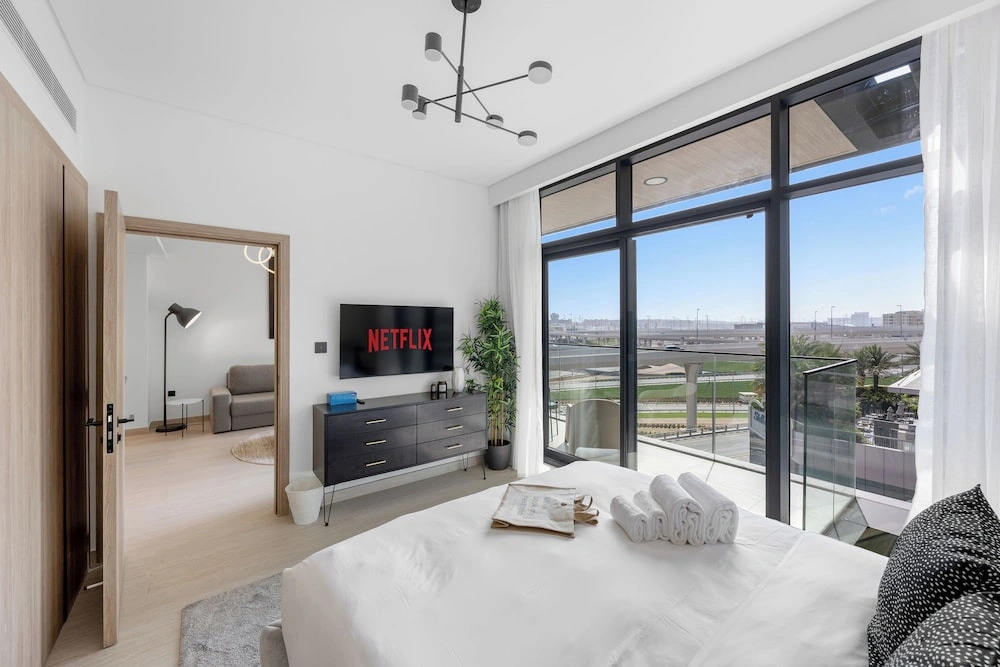Modern Apartment with Rooftop Amenities
