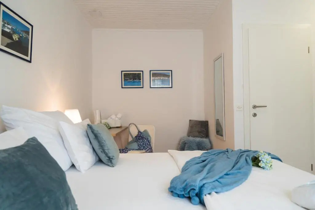 Rooms Lana