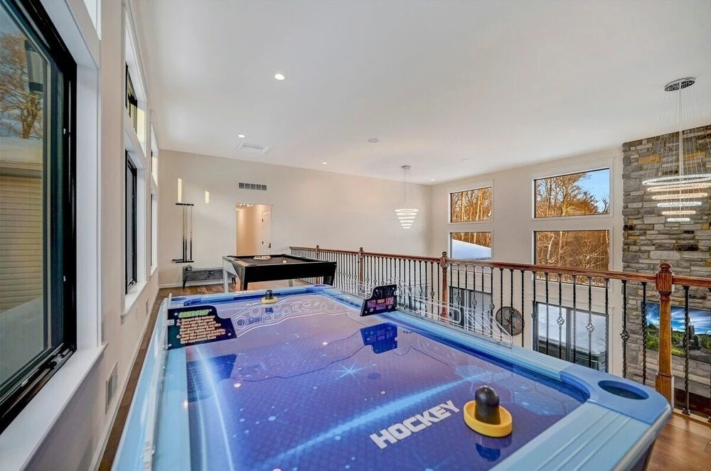 The Perfect Escape: Indoor Pool/spa, Vr & Theater 6 Bedroom Home by RedAwning