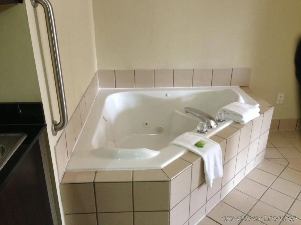 Holiday Inn Express & Suites Albermarle by IHG