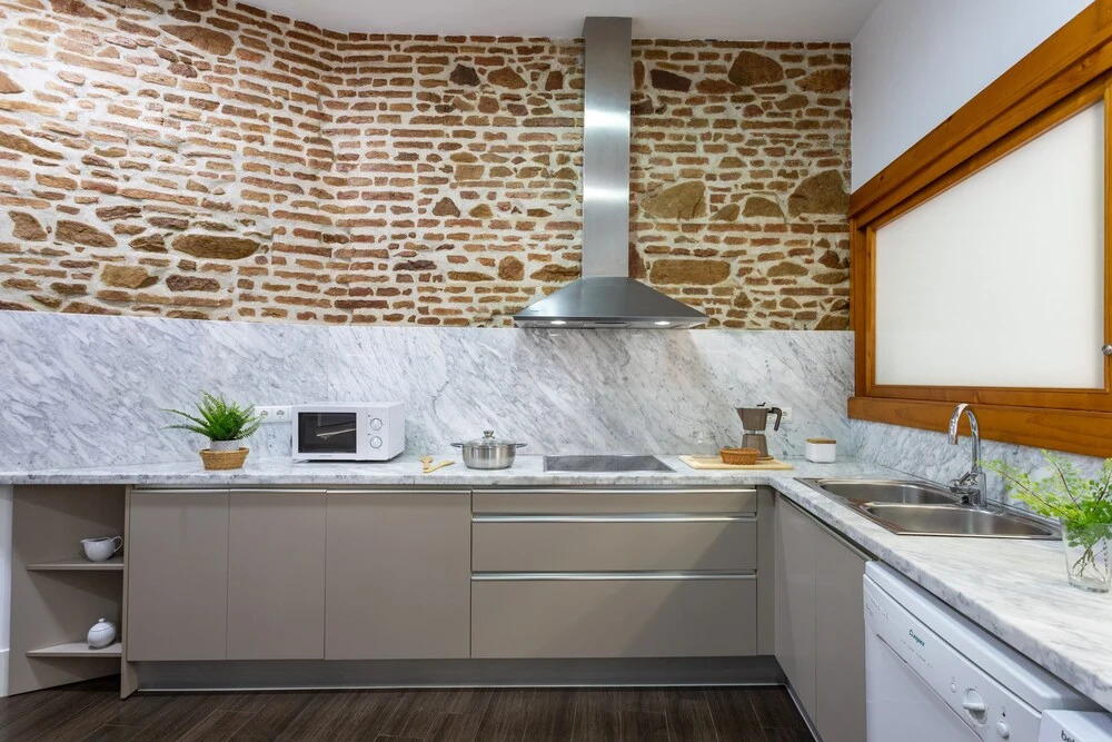 Fabulous Apartment Close to Commercial Area. Larios