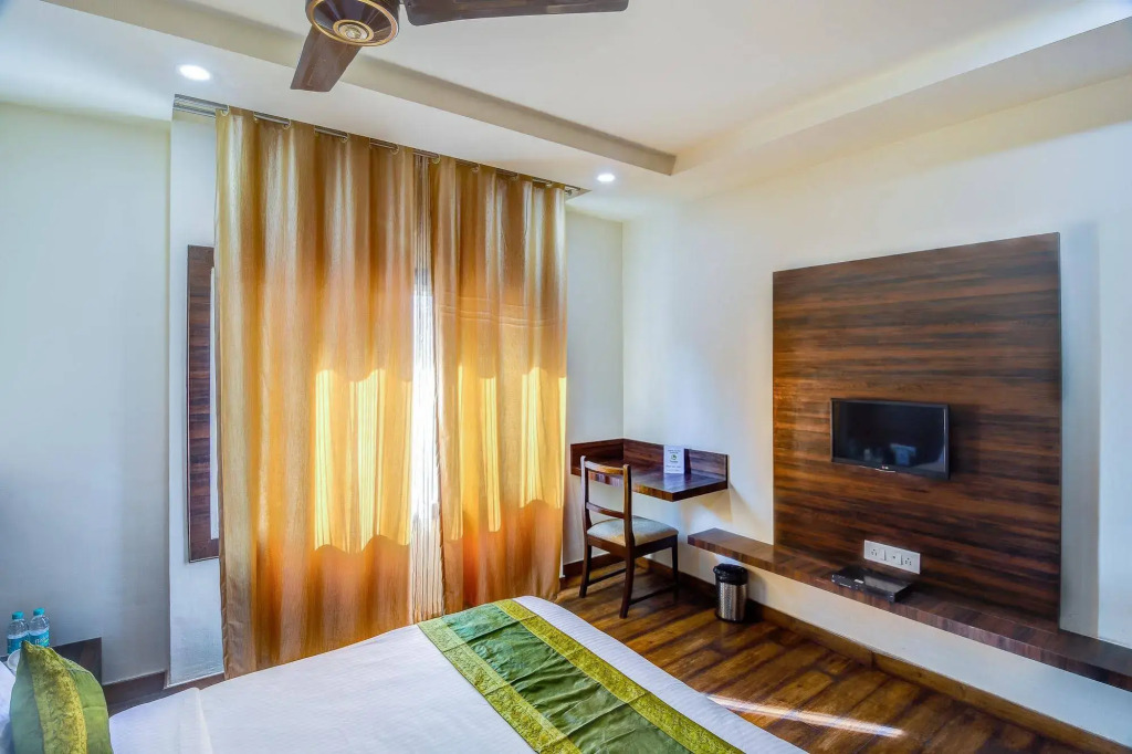 FabHotel Kamla Regency - Rani Kamlapati Station