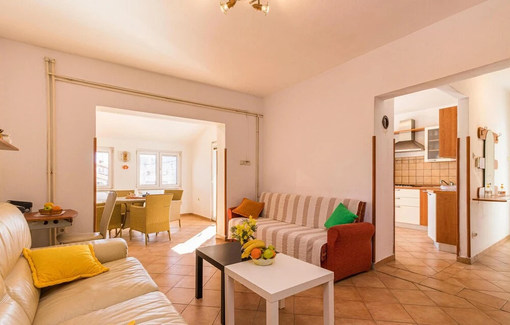 Nice Apartment in Pula With Wifi and 2 Bedrooms