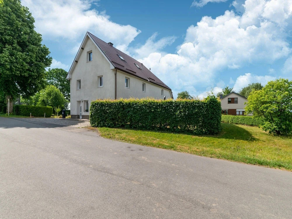 Family Villa Near Lake