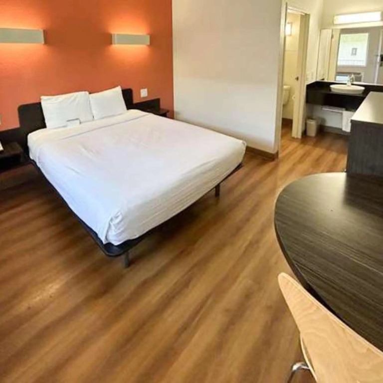 Motel 6-Riverside, CA - South