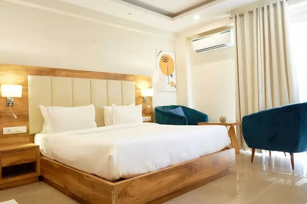 Golf View Suites