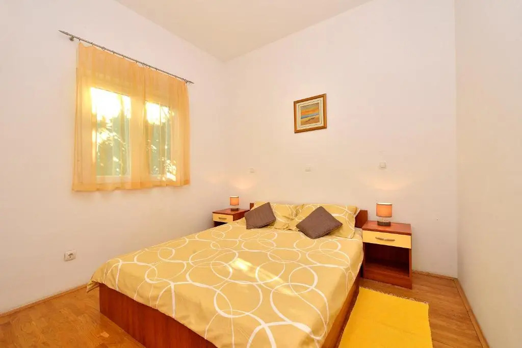 Sara Apartments
