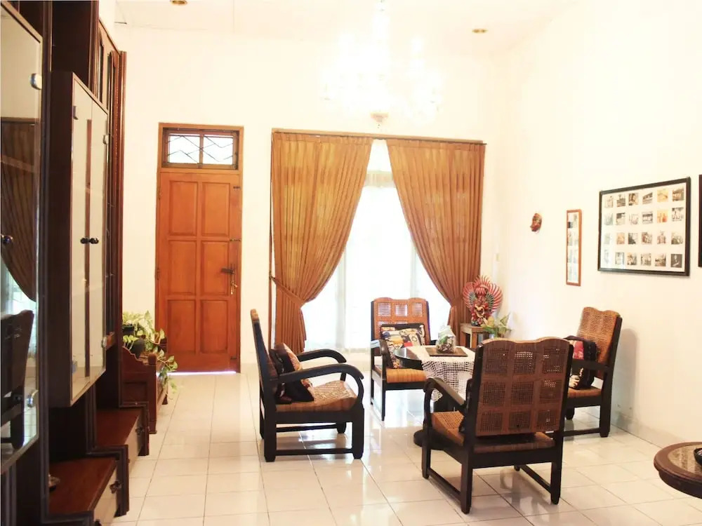 NIDA Rooms Pisang 83B Depok Sleman