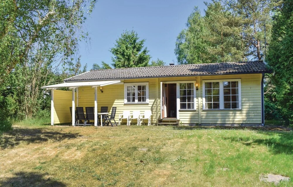 Gorgeous Home In Löderup With Wifi